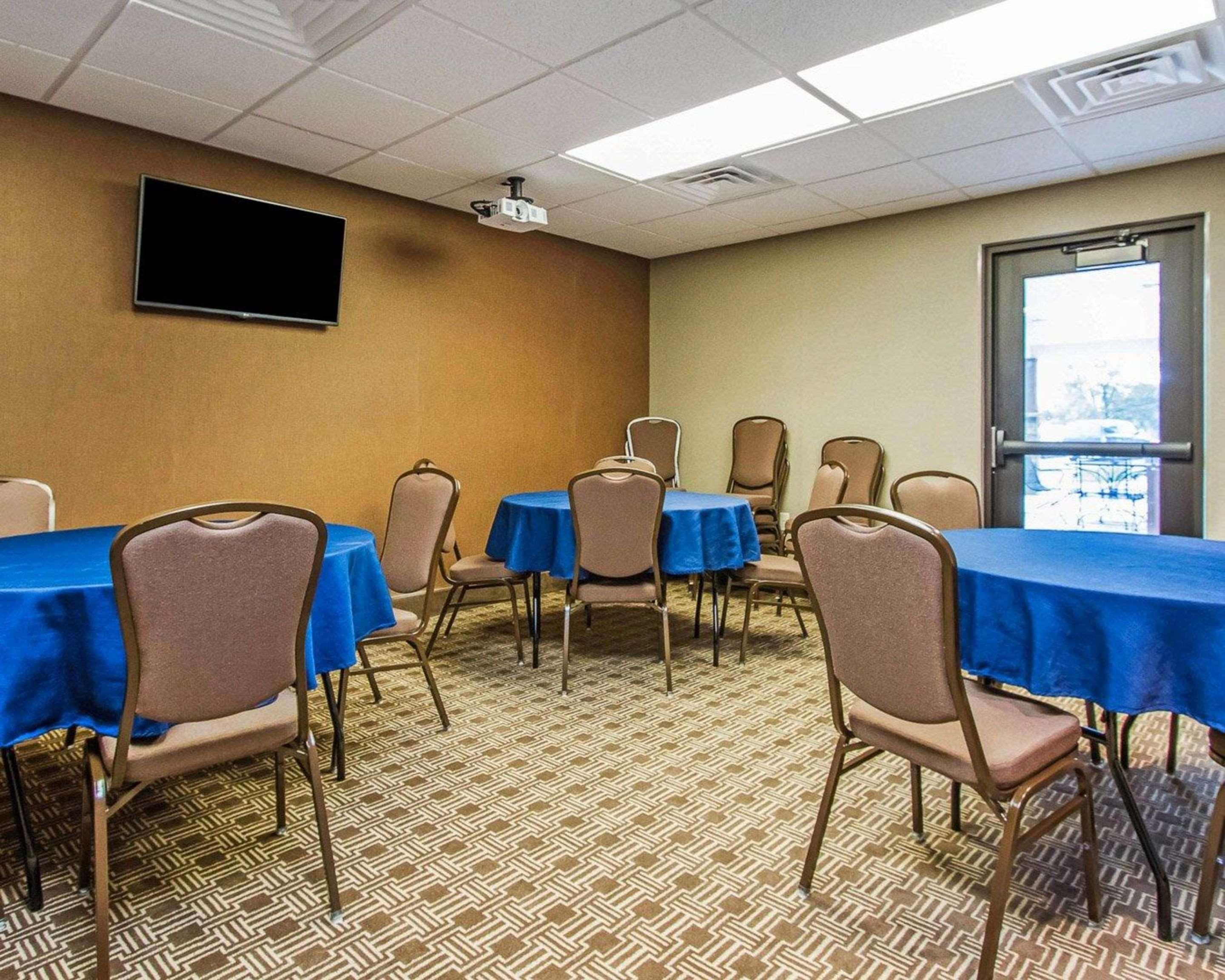 Mainstay Suites Grand Island Bagian luar foto